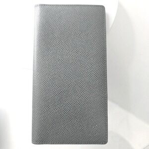 Louis Vuitton Taiga Brazza Wallet Long Bifold Gray Leather Minimalist Normcore